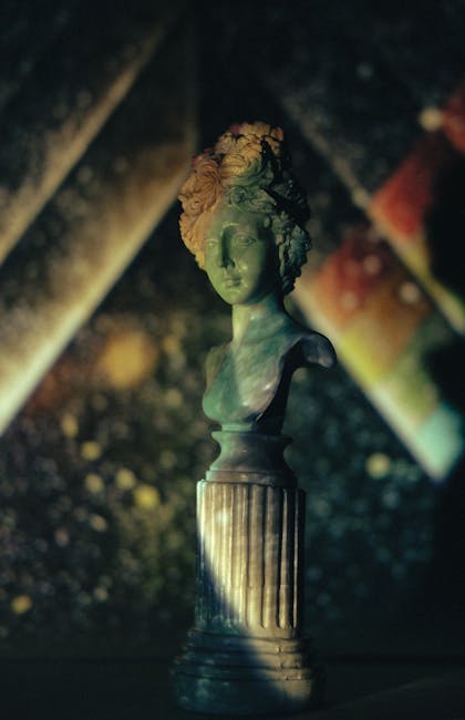 Busto di donna in stile neoclassico, simbolo dell'eredità culturale prussiana e della sua singolarità storica e artistica.