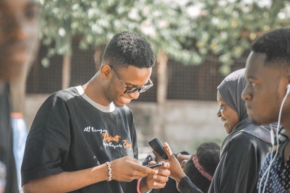 Paolo Crepet su giovani sui social: liberare tempo dai social e inventare nuove opportunità di crescita