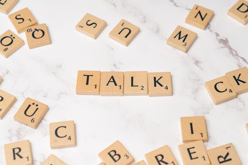 Il divario linguistico in Italia: l’EF EPI 2025 evidenzia il calo delle competenze in inglese e le criticità del sistema scolastico