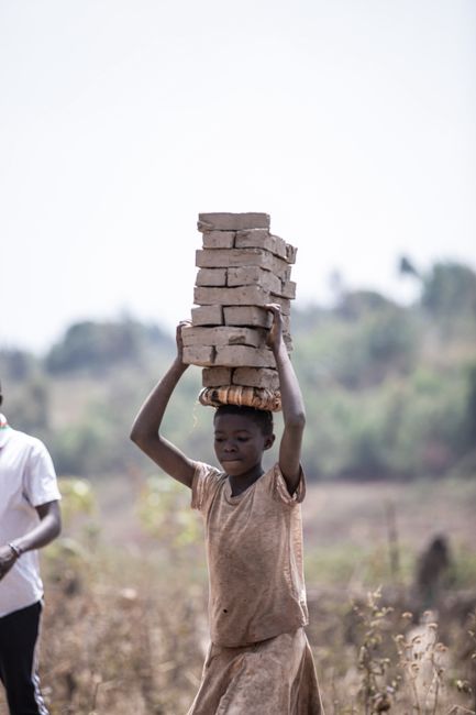 Lavoro minorile in Italia: oltre 81 mila ragazzi tra 15 e 17 anni occupati nel 2025, allarme UNICEF