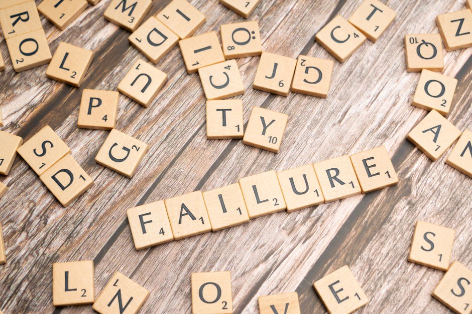 Strafalcioni Maturità: l'analisi degli errori più eclatanti e le cause delle "allucinazioni" scolastiche