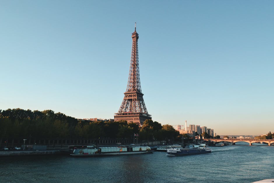 Parigi e la Torre Eiffel: un'immagine evocativa per i programmi di studio del Liceo Classico e le opportunità formative all'estero.