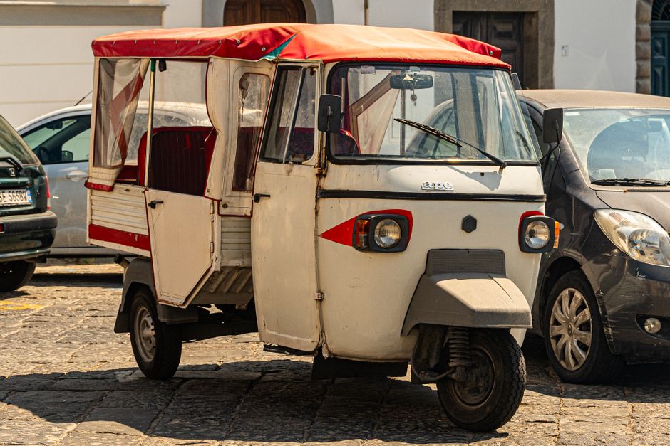 Trasporti gratis in Campania per 400mila studenti: via libera agli abbonamenti annuali 2026-2027