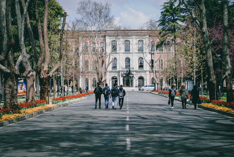 Re Carlo a Roma: un incontro speciale con gli studenti e i loro fiori