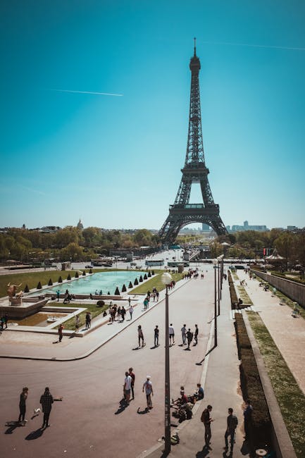 Francia si appresta a vietare i social media agli under 15: il Parlamento si pronuncia