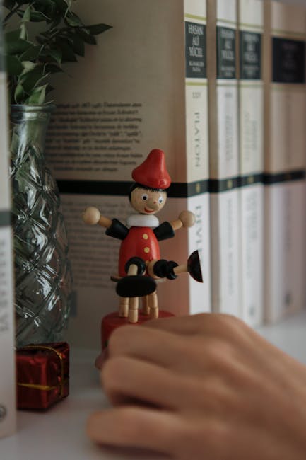 Pinocchio di legno tra libri e decorazioni natalizie, Didacta Italia 2026 eventi formativi dedicati a Carlo Collodi