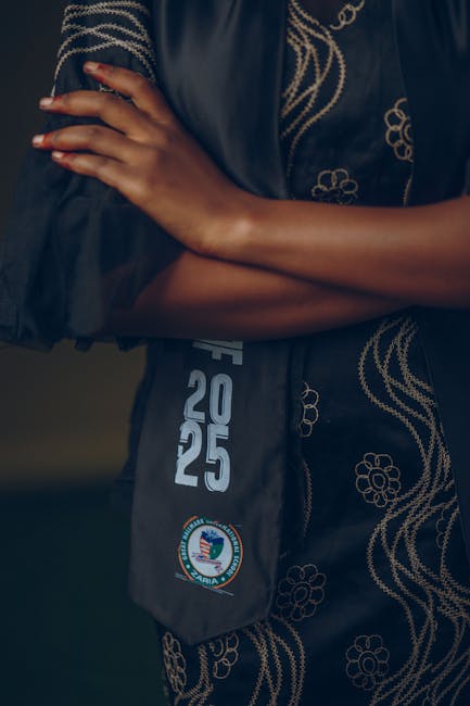 Percorsi abilitanti 2025/26: confermato il vincolo di una domanda in un'Università per classe di concorso e la selezione per titoli — approfondimento e guida