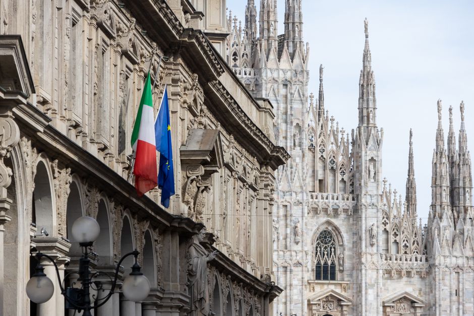 Italia supera la media UE sui social: 69,8% delle aziende nel 2025