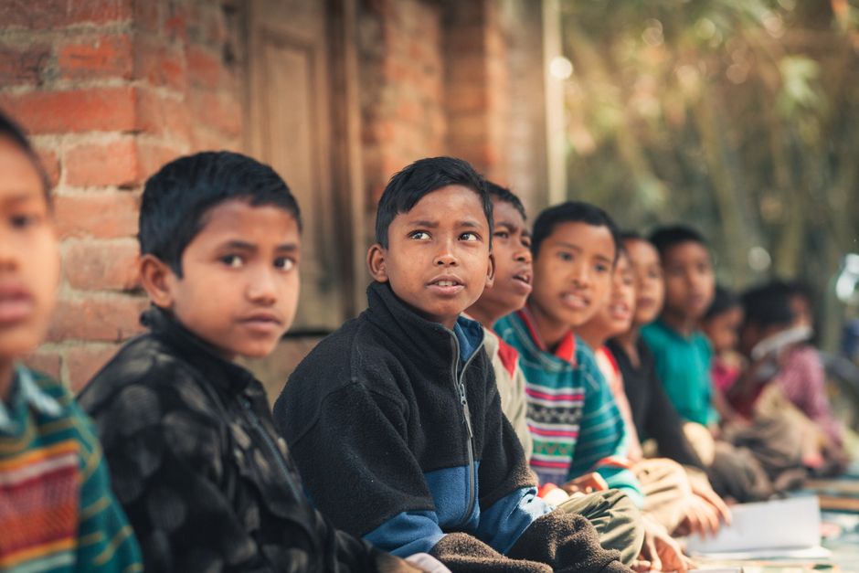 Consenso informato e alleanza educativa a rischio: Save the Children avverte sull’aumento delle disuguaglianze
