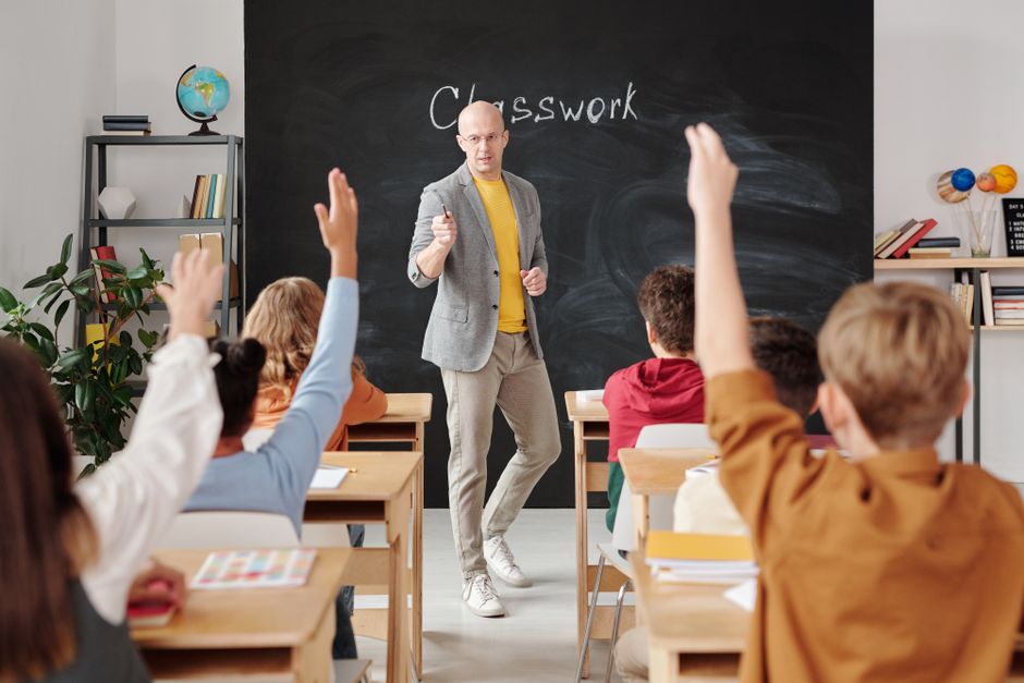 Dirigente scolastico e accesso in classe: chiarimenti del Punto di De Martino
