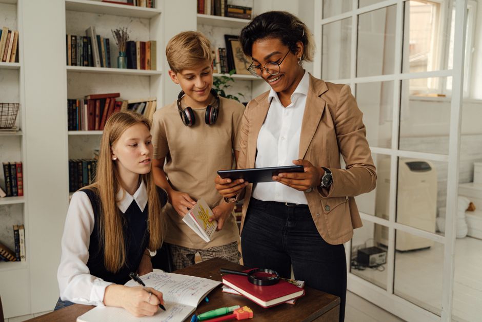 Dispositivi digitali per il personale scolastico: approvate le graduatorie per i finanziamenti e le modalità di erogazione