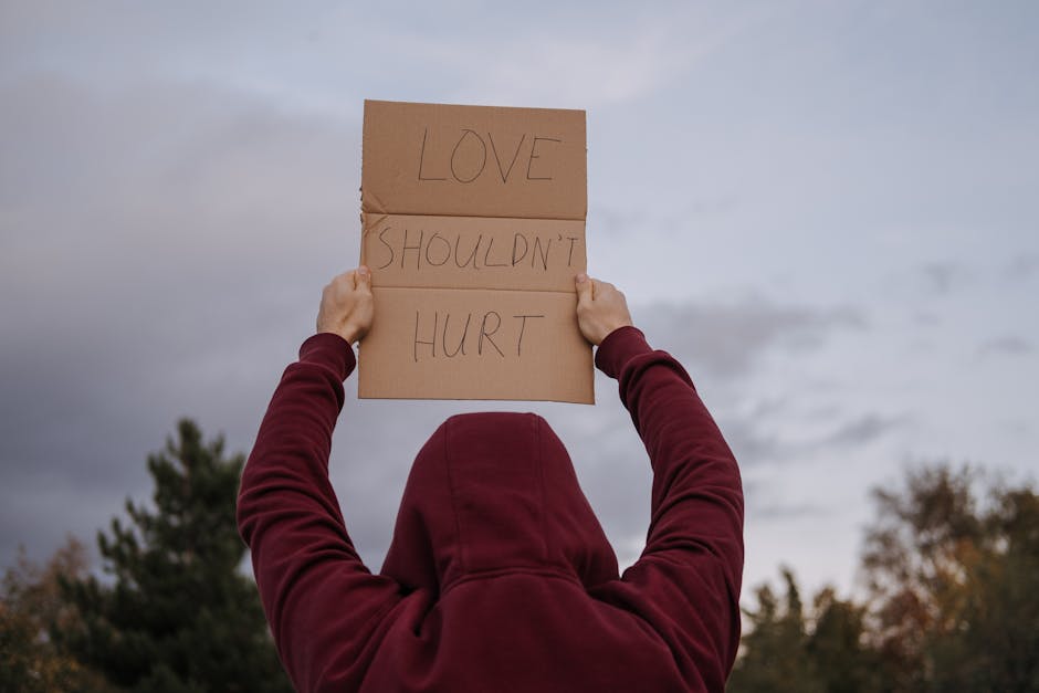 Il Primo Cittadino Sottolinea l'Importanza della Prevenzione contro la Violenza sui Minori e la Diffusione di Video su Whatsapp