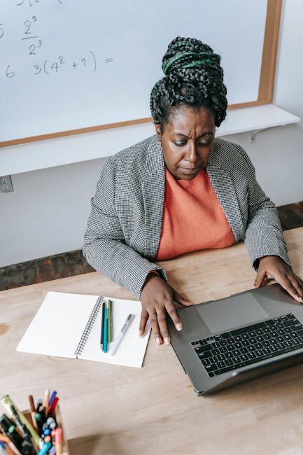 Guida alle Iscrizioni Scolastiche Online: Tutte le Informazioni dal Ministero e il Servizio Scuola in Chiaro