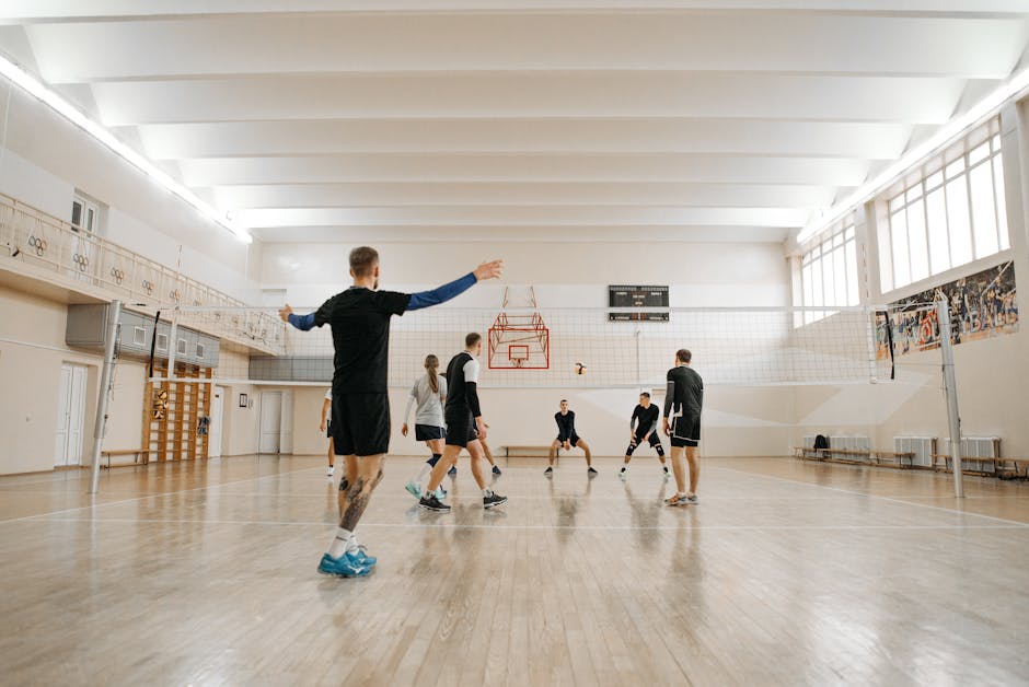 Incidenti sportivi in palestra e responsabilità scolastica: il caso di un’infortunio durante una partita di pallavolo resa scivolosa dai protocolli Covid