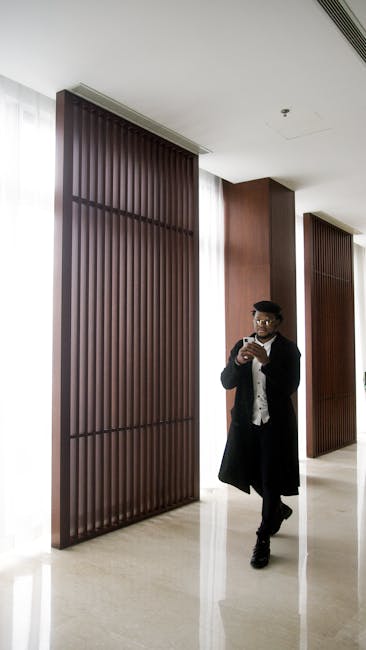 Stop ai cellulari in classe: come sta andando e le reazioni dei giovani