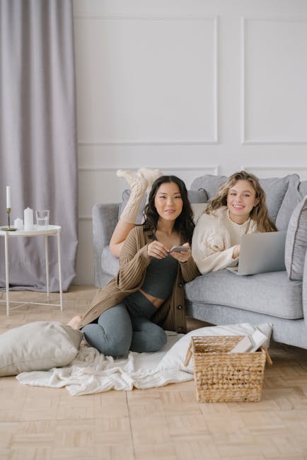 UE approva una risoluzione per proteggere i minori sui social: vietati i profili sotto i 16 anni