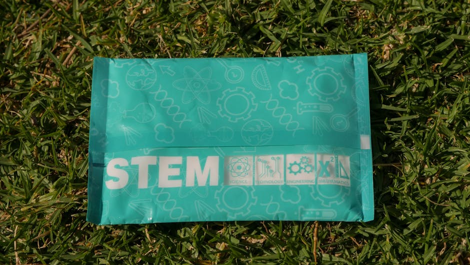 Kit STEM (Scienza, Tecnologia, Ingegneria, Matematica) su prato, utile per comprendere il calcolo della forza in fisica.