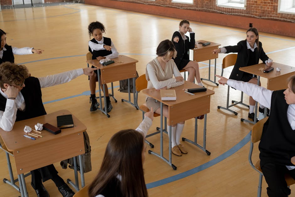 Valditara su aggressioni e coltelli a scuola: pene sì, educazione anche e social sotto i 15 anni