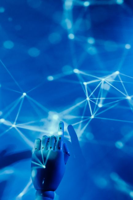 L'Intelligenza Artificiale tra rischio di iper-totalitarismo e potenziale cognitivo: il ruolo cruciale della scuola nel nuovo quadro normativo europeo