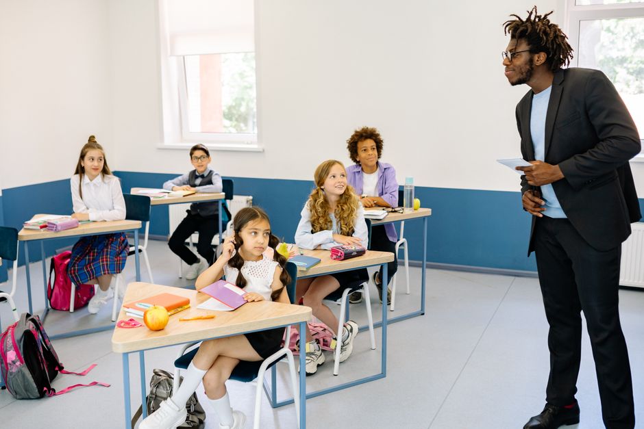 Stipendi docenti e dirigenti in Europa: i nuovi dati Eurydice 2024/25