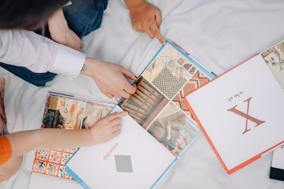 Lettura nell’infanzia e istruzione familiare: i dati Istat 2024 e le nuove linee guida per la scuola