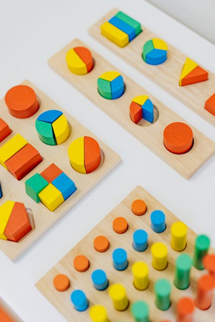 Materiale Montessori in legno con forme geometriche colorate per l'apprendimento matematico e lo sviluppo cognitivo dei bambini