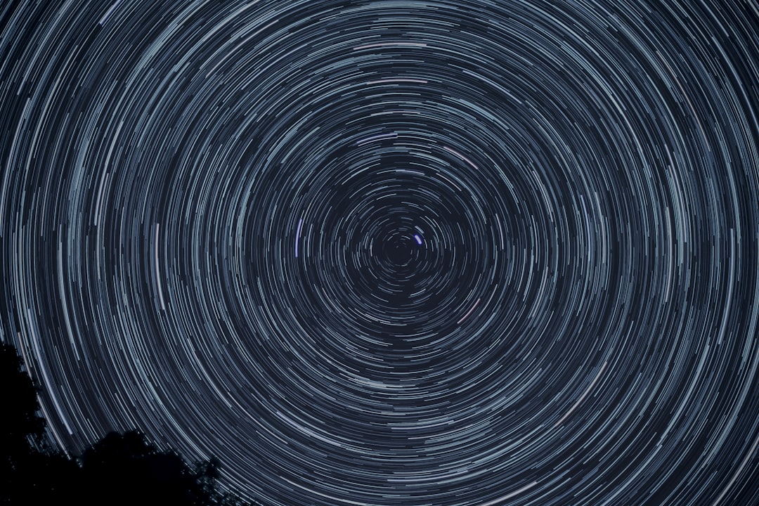 Le Leggi Uniche del Cerchio nella Geometria: Un Viaggio nel Cuore della Forma Perfetta