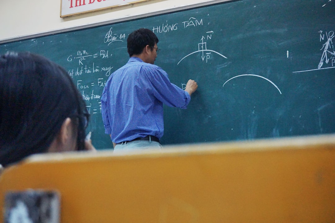 Seconda abilitazione per docenti: aperte le iscrizioni ai percorsi da 30 CFU ex art. 13 Mnemosine