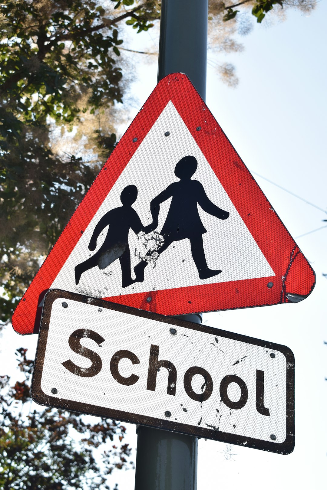 Abbandono scolastico nelle zone svantaggiate: 15,4% degli studenti interrompe gli studi