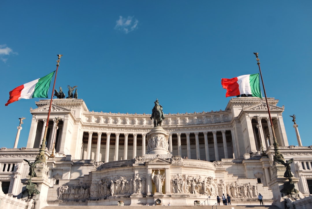 Italia in ritardo sull'istruzione terziaria: l'analisi dei dati Almalaurea e Istat sul divario dei laureati under 35