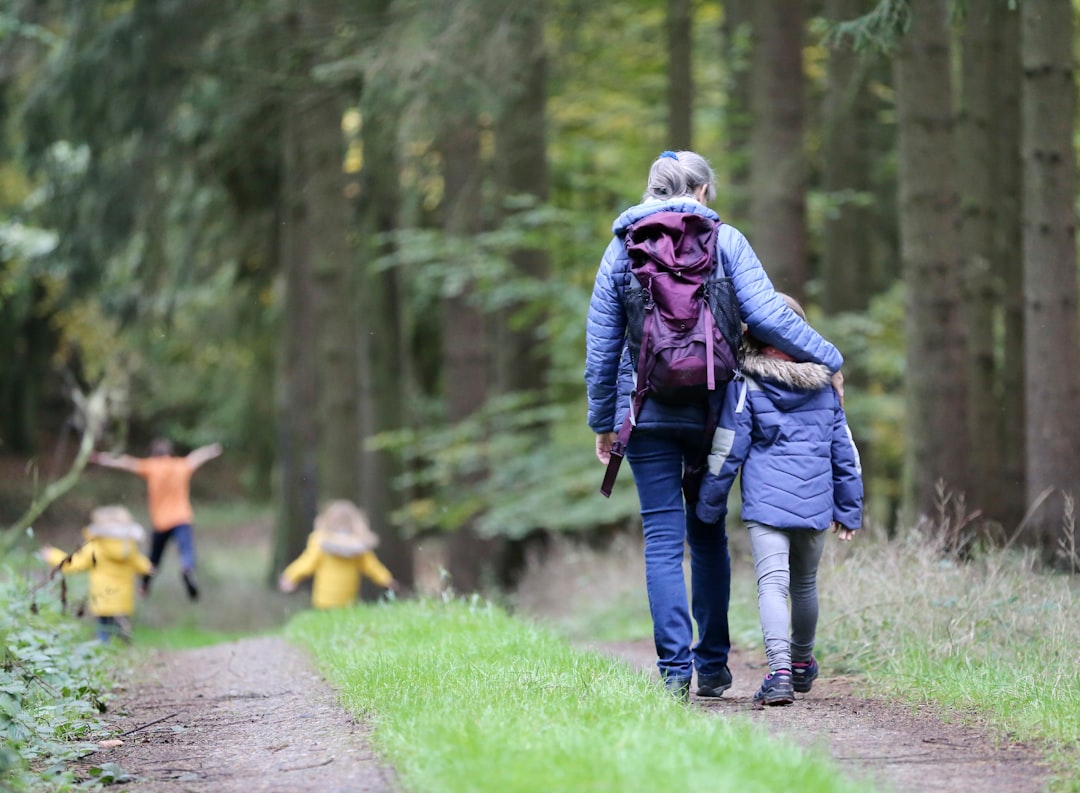 Scuola per i figli della famiglia nel bosco: superate le prove di idoneità