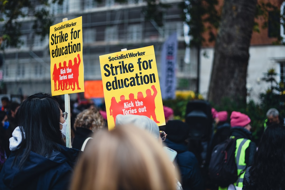 Aggressioni ai docenti: percorsi riparativi e sanzioni mirate per proteggere l'educazione