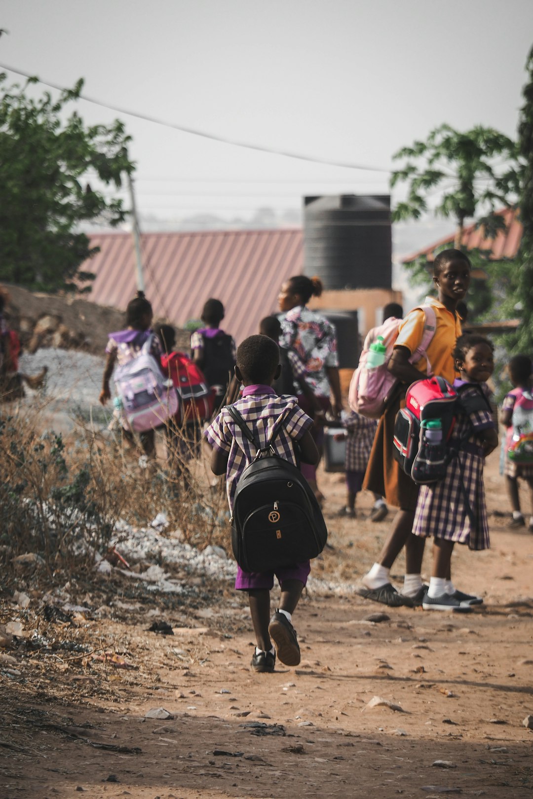 Imparare a curare lo spazio pubblico: dodici progetti scolastici premiati per rigenerare le comunità