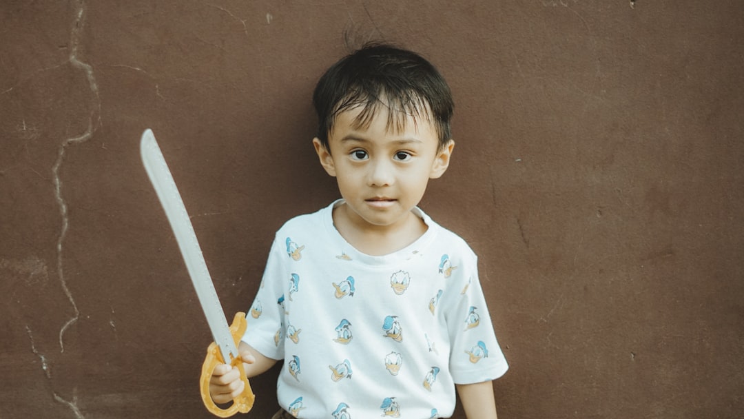 Alunno in classe con coltello di 30 centimetri: TAR respinge ricorso dei genitori