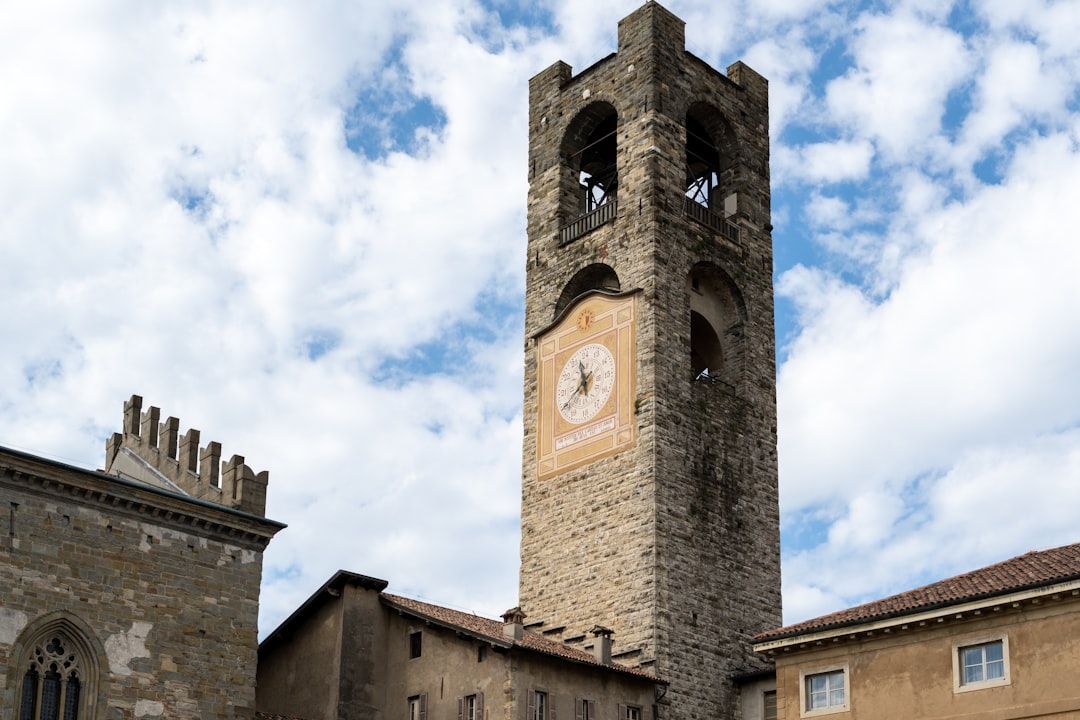 Insegnare resta il sogno: dalla lettera della prof accoltellata a Bergamo una bussola per la sicurezza