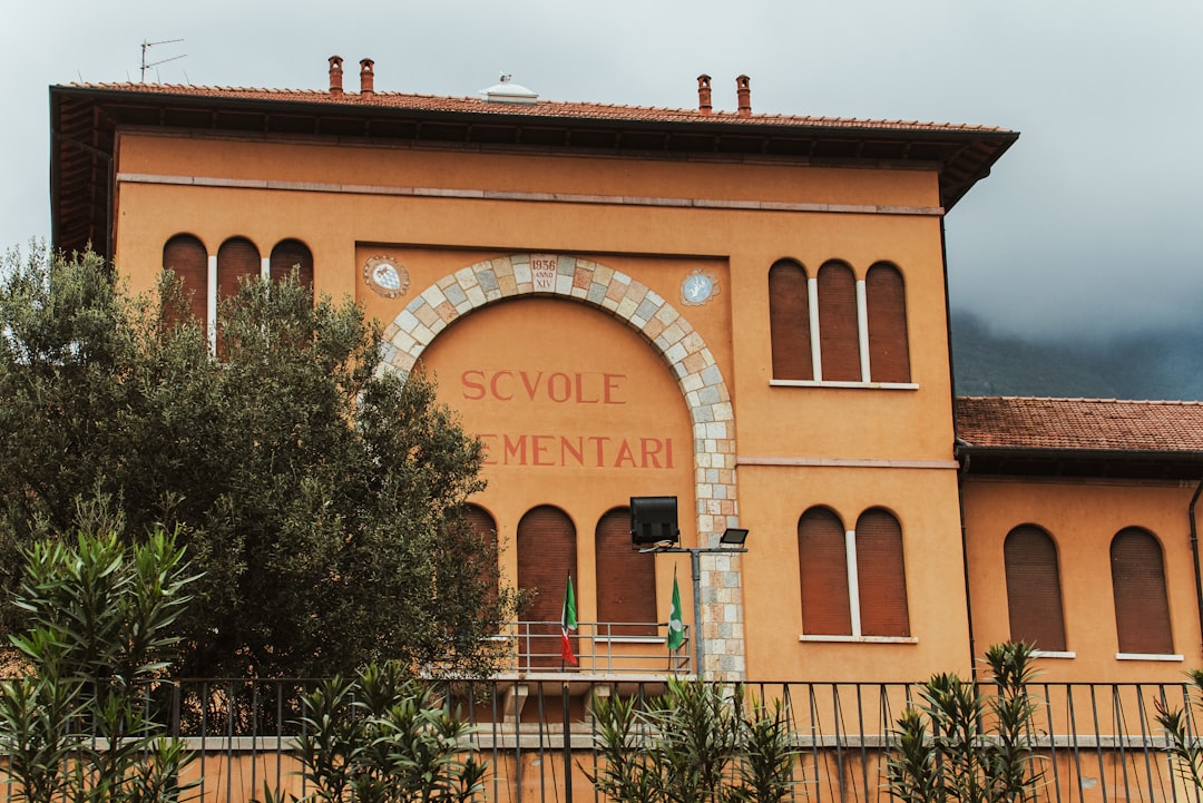 Diplomati magistrali licenziati dopo anno di prova: riconoscimento, restituzione delle somme e la sfida della scuola italiana